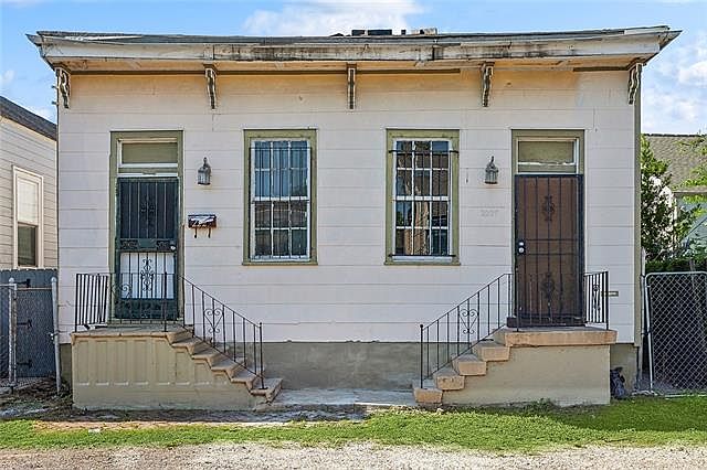 1st image of 2227 Marais St
