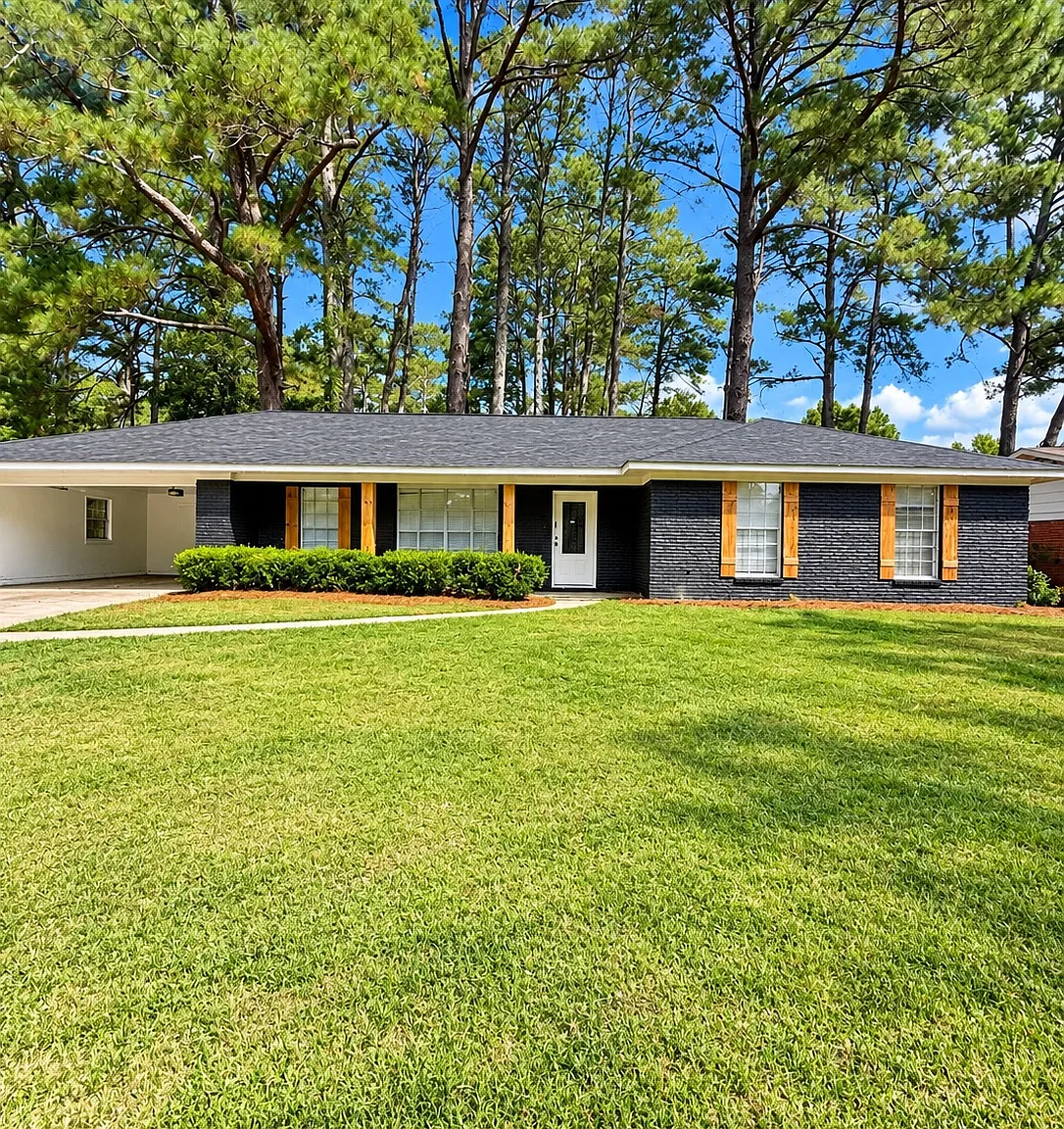 5 bed, 1645 sqft, $1,600 — Photo 1