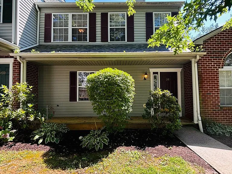 260 Bronze Leaf Dr — Photo 1