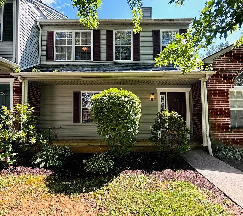 260 Bronze Leaf Dr