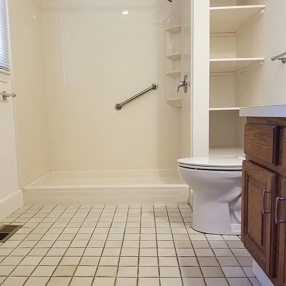 24 E Bluff Rd #24 — Photo 8