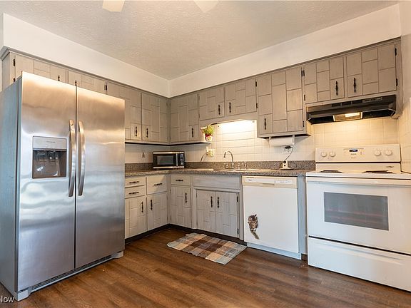 5th image of 4529-4533 Camelot Cir