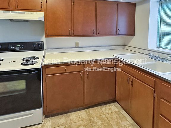 2nd image of 2839 S Burdick St