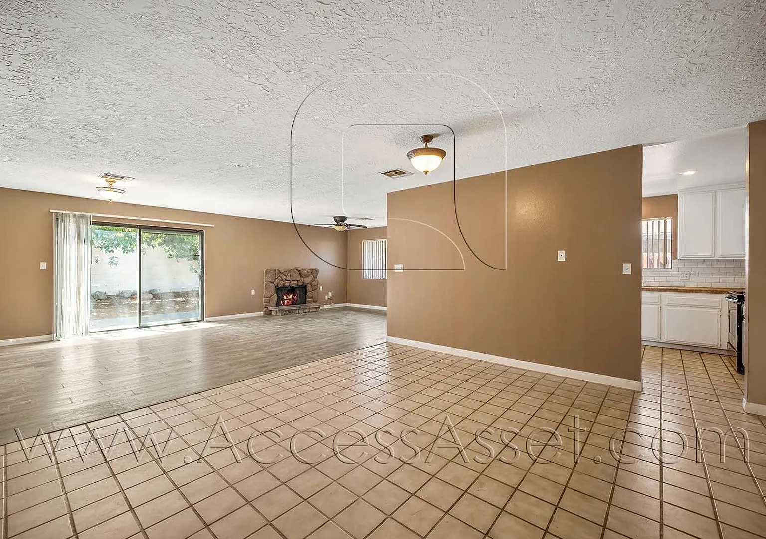 Open-Concept La Quinta Home with Private Fenced Yard — Photo 3
