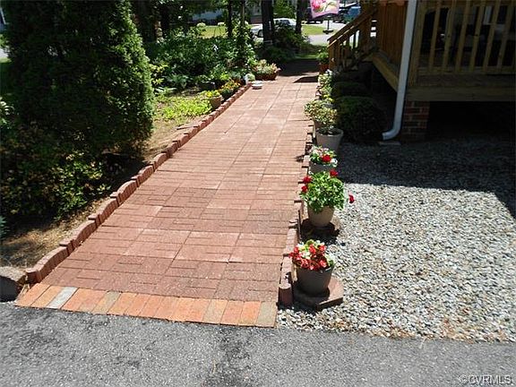 2nd image of 10050 Haleys Hollow Ct