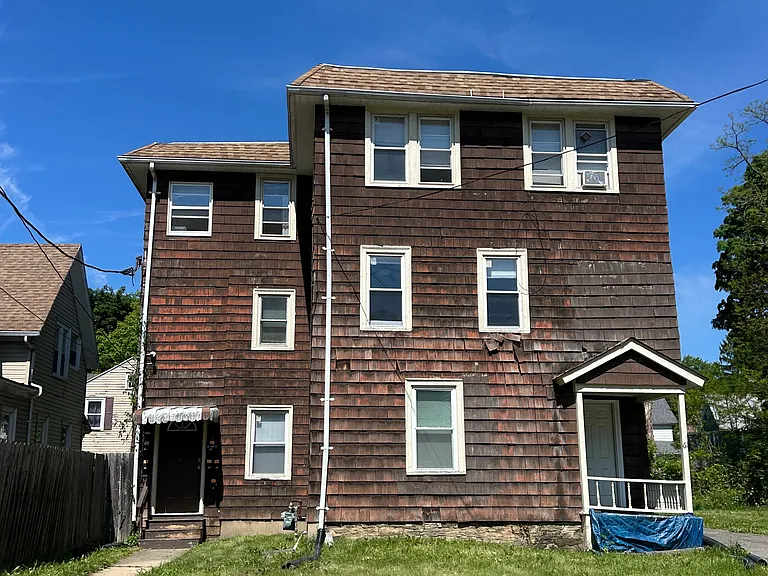 61 Walnut St #2 — Photo 1