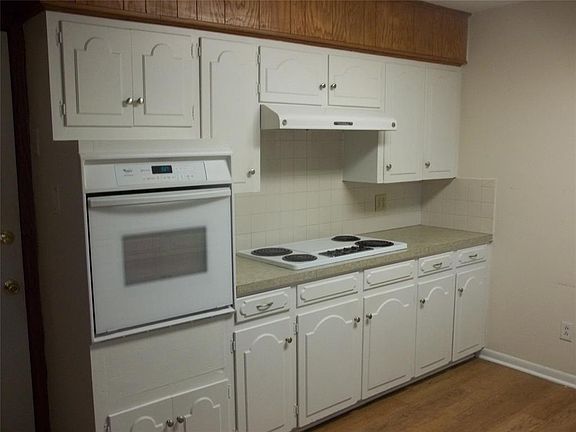 4th image of 206 Doris St