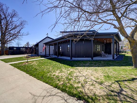 3rd image of 604 Lake Ave