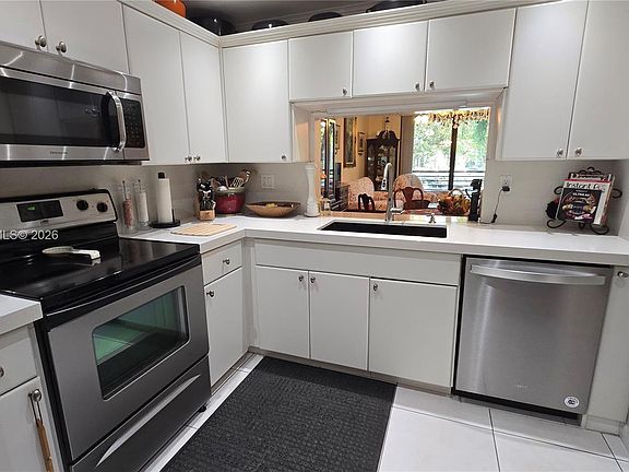 3rd image of 1101 Colony Point Cir APT 218