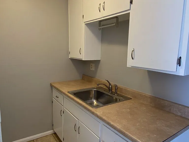 798 McClure St. — Photo 9