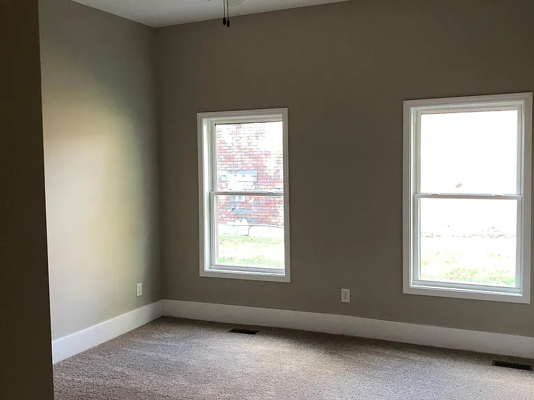 1127 Goss Ave — Photo 6