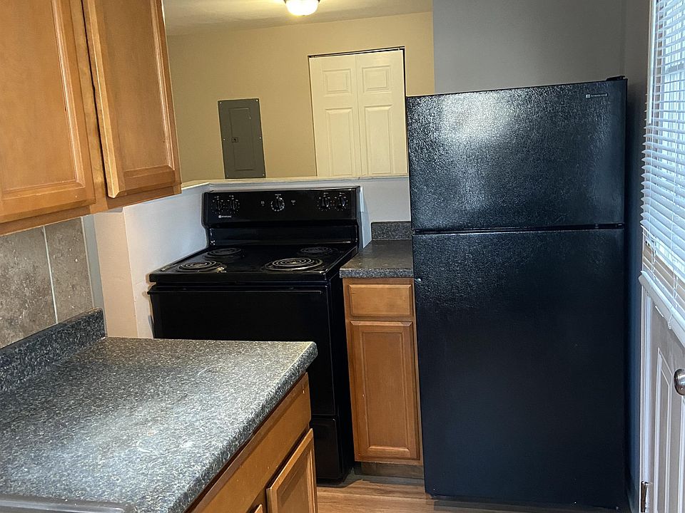 1st image of 287 Concord St #17