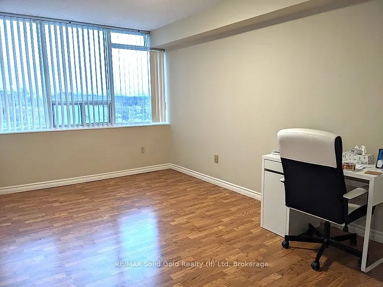 3227 King St E #610 — Photo 11
