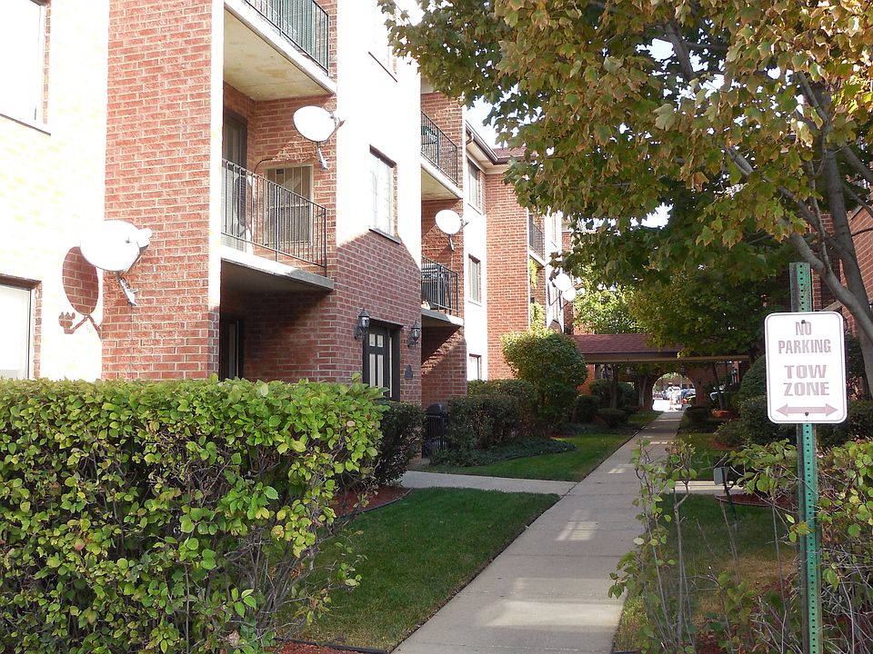 1st image of 8430 W Catalpa Ave Unit 601