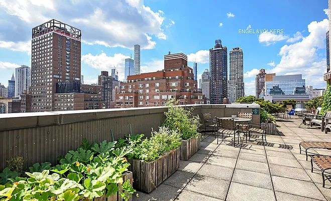 Sold by Engel & Völkers New York City | media 19