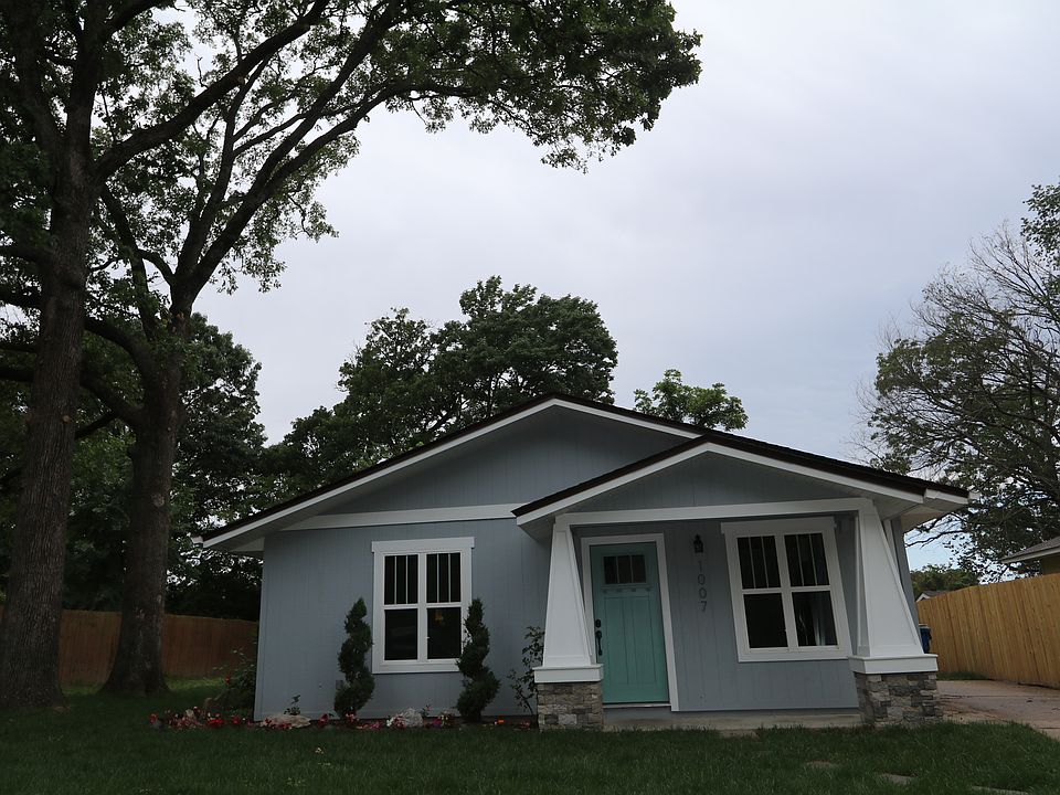 1st image of 1037 N Main St