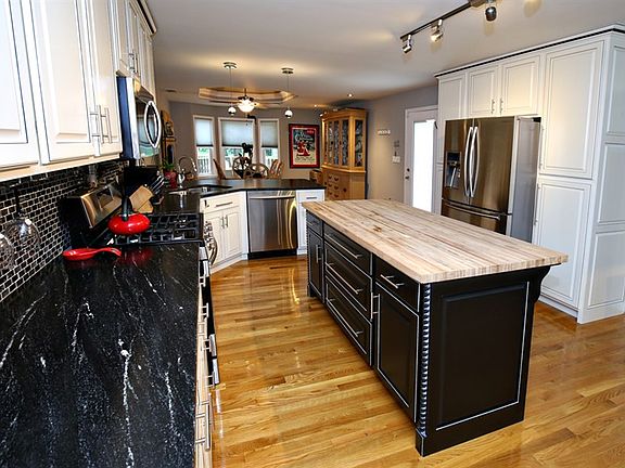 4th image of 6012 Six Mile Ln