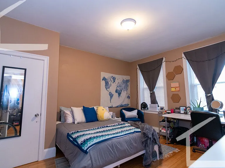 8 Glenville Ave #2 — Photo 5