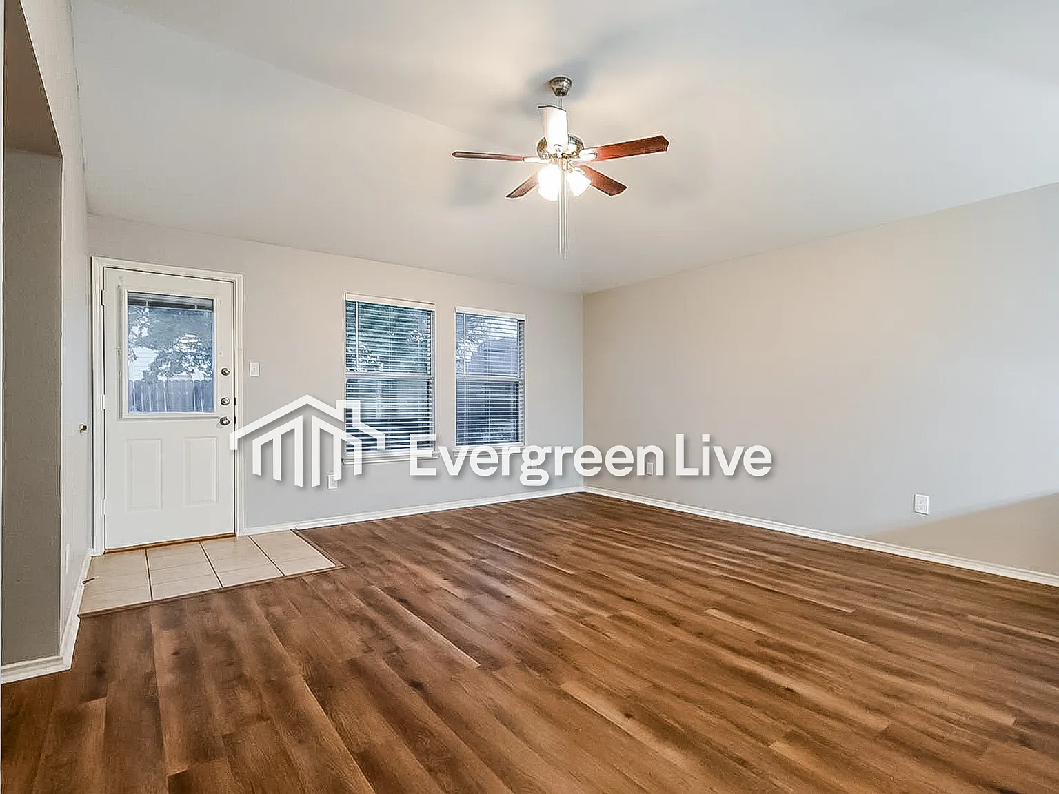 4 bed, 2.0 bath, 1839 sqft, $2,195 — Photo 4