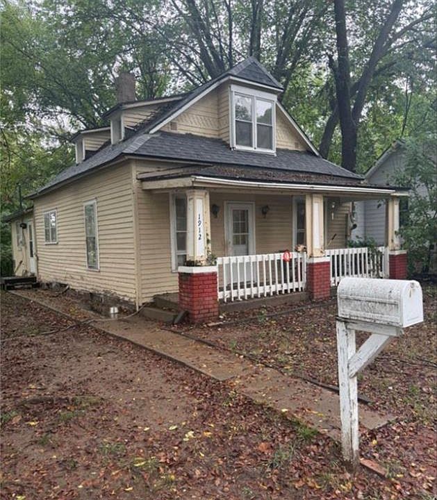 1st image of 1912 Montezuma St