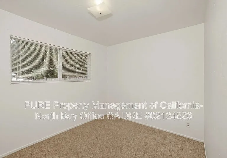 1040 S Cloverdale Blvd — Photo 16