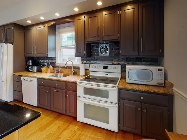 18-20 Oakland St, Newton, MA 02458