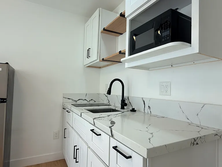 1246 Persimmon Ave — Photo 1