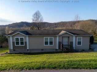 1662 3rd St, Milton, WV 25541