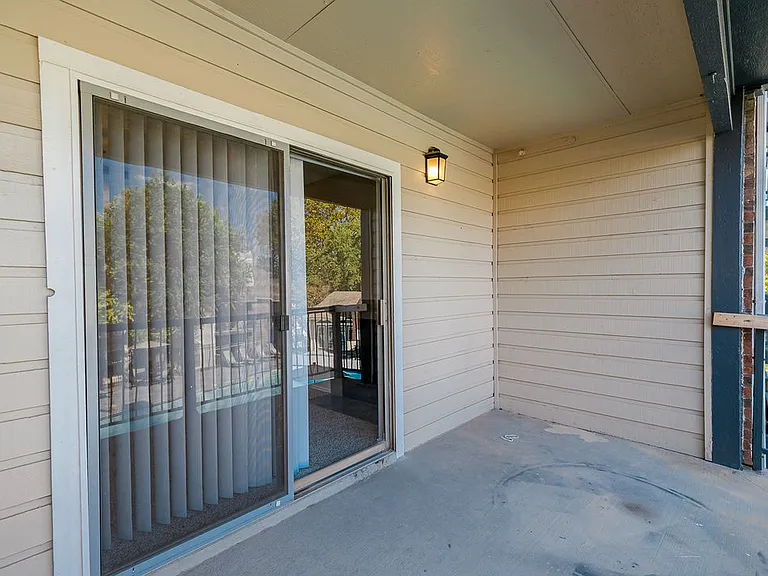 City Crest Apartments — Photo 46