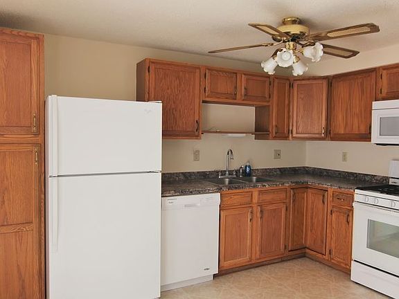 3rd image of 6 Liberty Ln #214