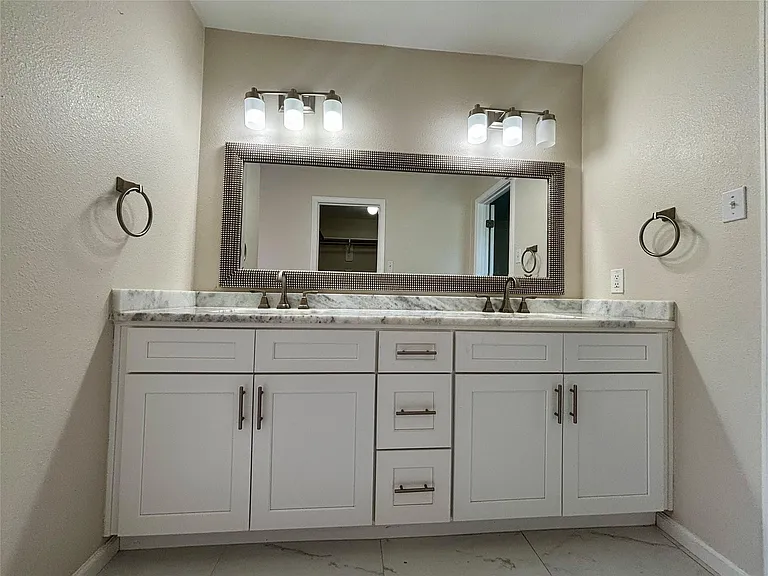 13019 Skyline Dr — Photo 17