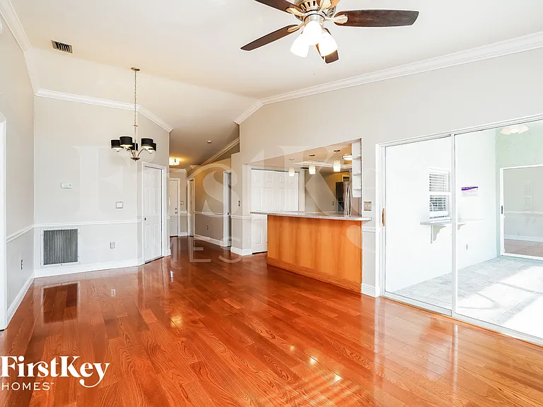 17261 Oriole Rd — Photo 2