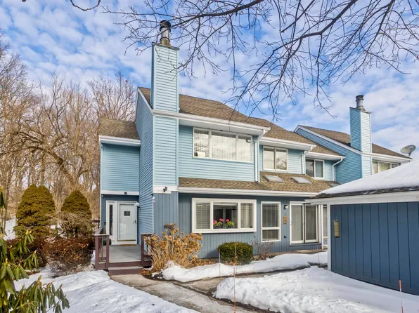 242 Alewife Lane #242, Suffield, CT 06078