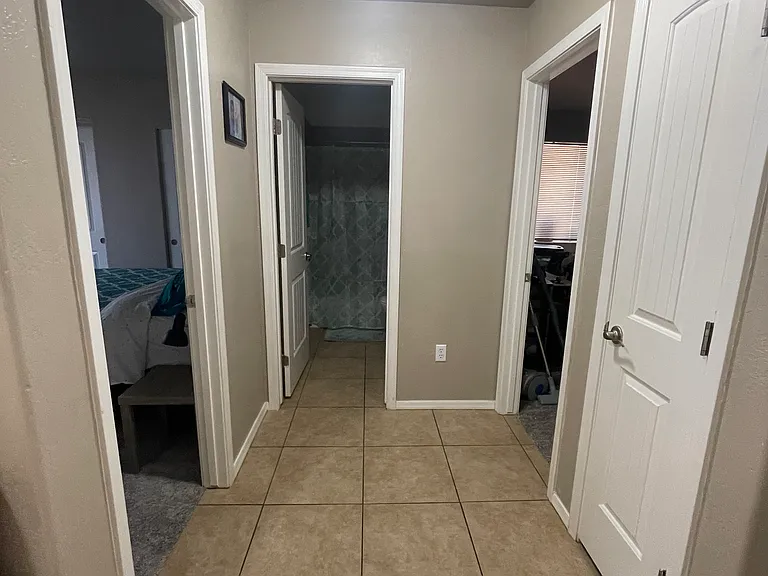 1121 W Cross Creek Ln — Photo 6