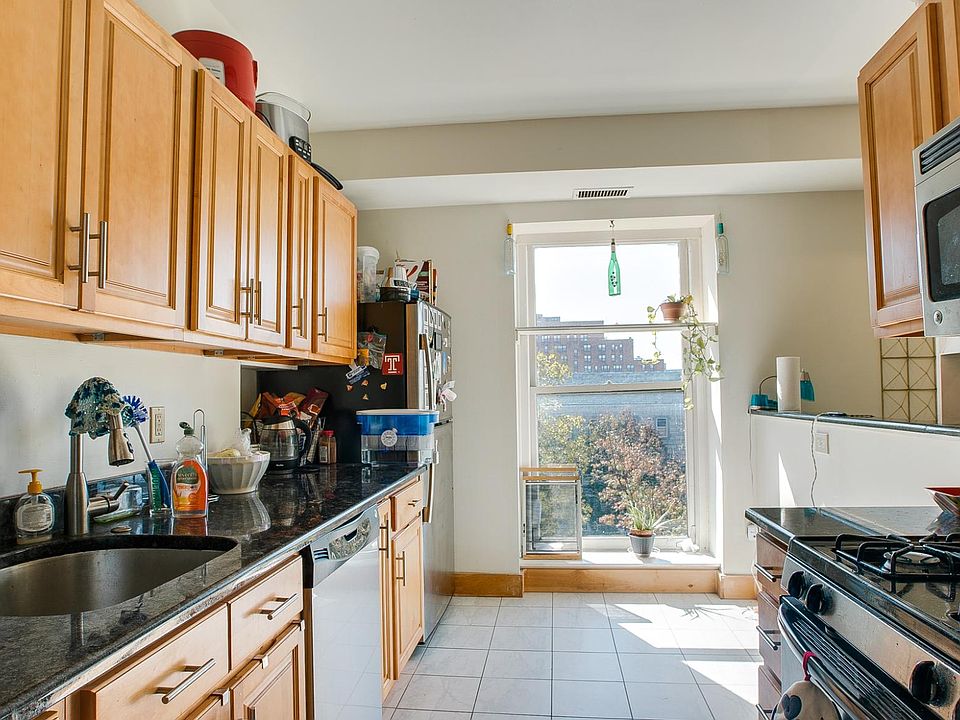 1st image of 2213 Green St APT A6