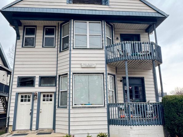 708 SE 3rd St, Evansville, IN 47713