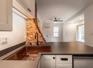 208 Metcalf St #202, New Bern, NC 28562