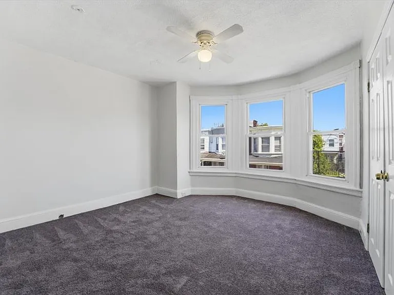 5538 Walton Ave — Photo 8