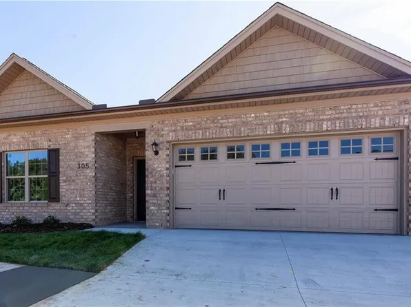 305 Kingsfield Forest Dr, Archdale, NC 27263