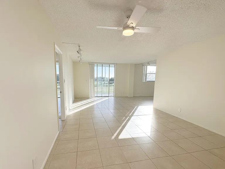 5301 NW 2nd Ave #401 — Photo 13