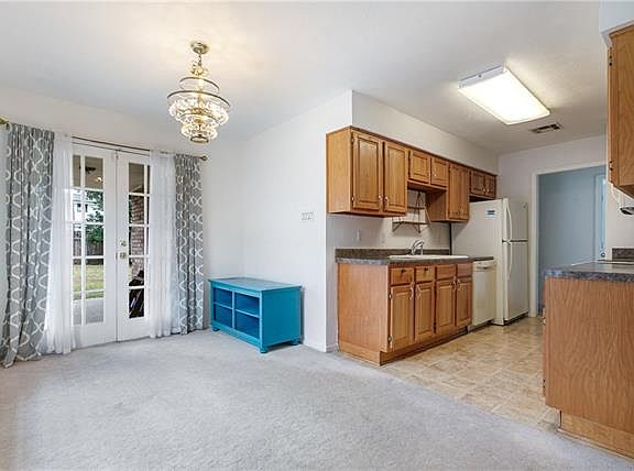 4th image of 4409 Saint Martin St
