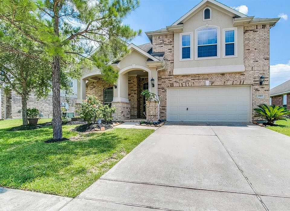 1st image of 19507 Glenwood Canyon Ln