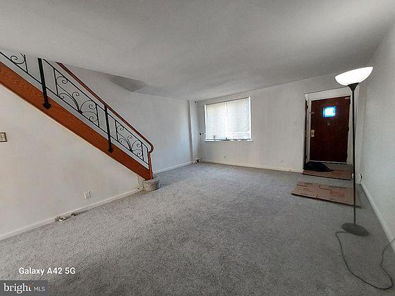 3rd image of 206 E Cheltenham Ave