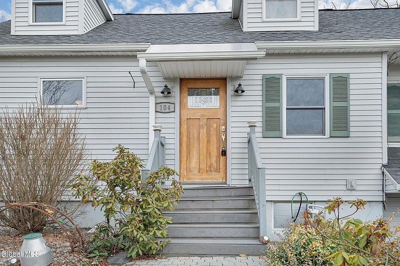 3rd image of 104 Haughney Road