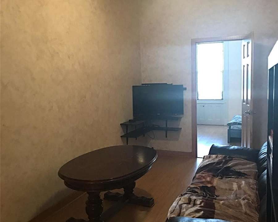 2nd image of 1923 Woodbine St