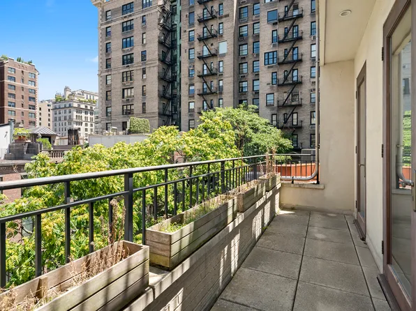 35 East 63rd Street image 17 of 25