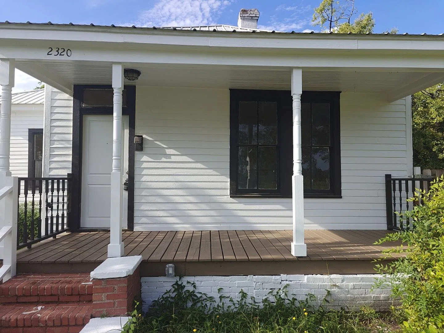 Cute home in Summerville! — Photo 1