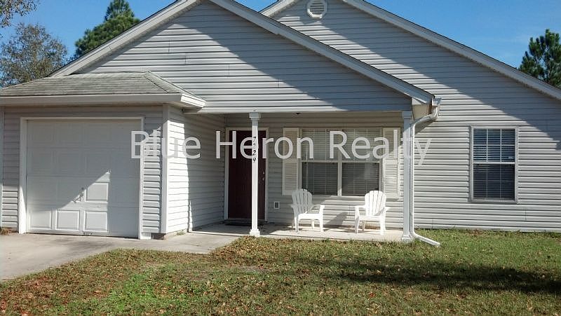 1st image of 7229 Lake Suzzanne Way