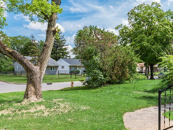 2nd image of 2605 Homecroft Dr