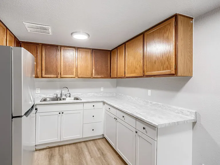 Scenic Hill Apartments — Photo 3